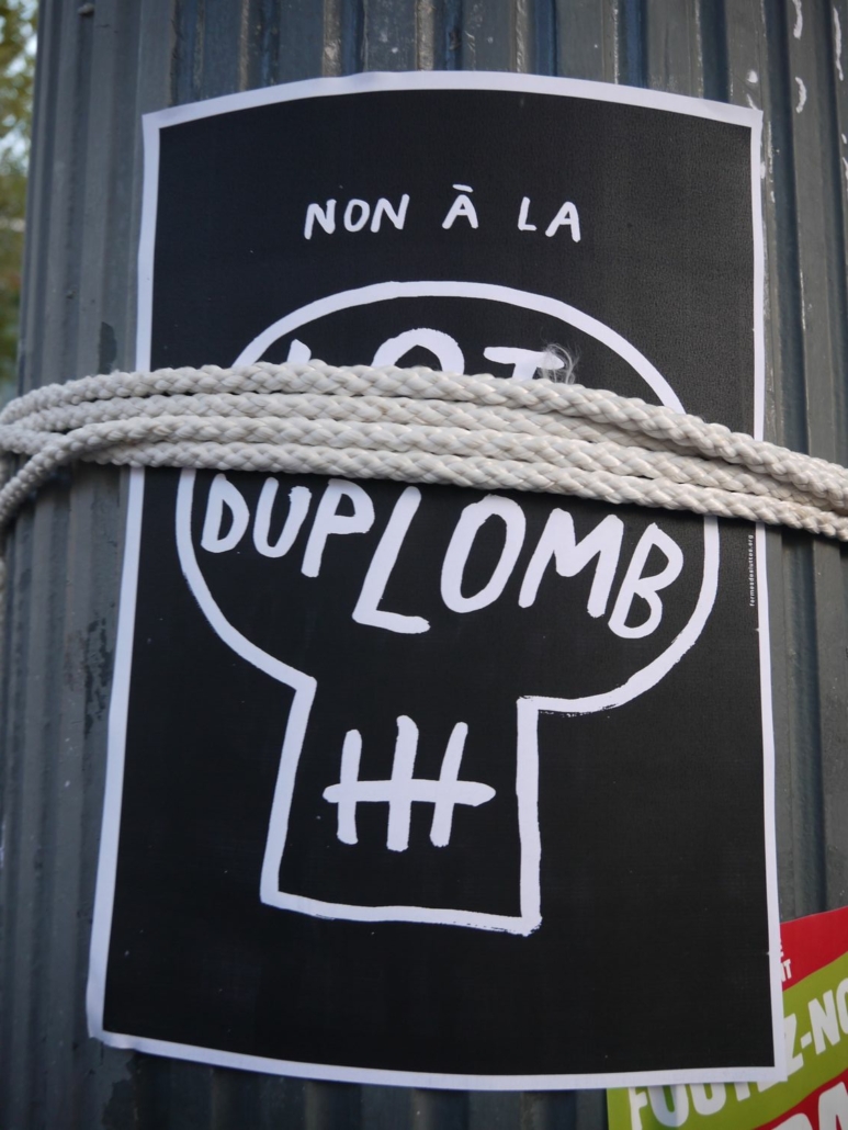 Manifestation du 10/09/25 à Marseille. Affiche "Non à la loi Duplomb" © Gaëlle Cloarec