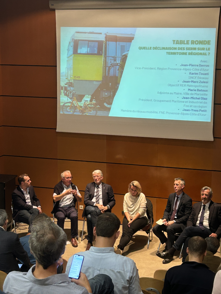 Conférence-débat sur les transports à Marseille © Camille Mercan Conférence-débat sur les transports à Marseille © Camille Mercan