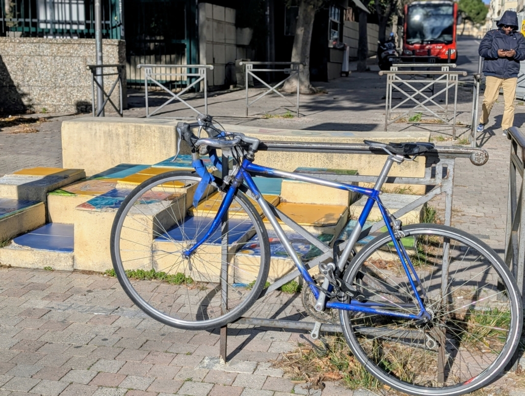 Vélo, piéton et bus à Marseille © Jan-Cyril Salemi Vélo, piéton et bus à Marseille © Jan-Cyril Salemi